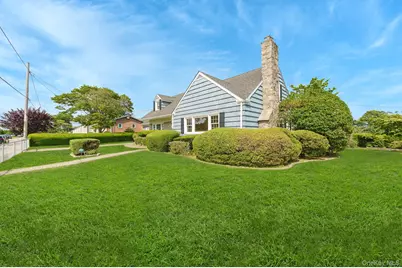 23 Spruce Street, Farmingdale, NY 11735 - Photo 2