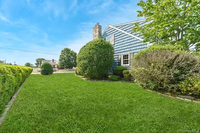23 Spruce Street, Farmingdale, NY 11735 - Photo 4