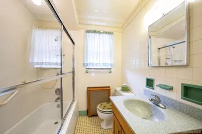 1621 Lurting Avenue, Bronx, NY 10461 - Photo 16
