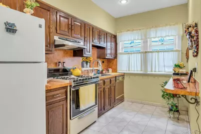 6417 Eliot Avenue, Middle Village, NY 11379 - Photo 14