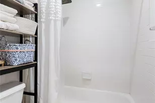 76-08 69th Pl, Glendale, NY 11385 - Photo 10