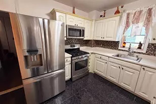137-44 218th St, Springfield Gardens, NY 11413 - Photo 2