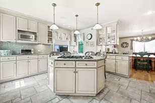 873 James St, Pelham, NY 10803 - Photo 2