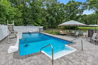 29 Wintergreen Drive, Melville, NY 11747 - Photo 26