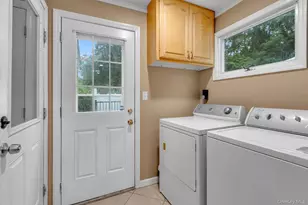 29 Wintergreen Dr, Melville, NY 11747 - Photo 12