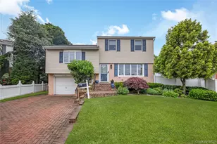 911 Harlane Cir, North Bellmore, NY 11710 - Photo 2