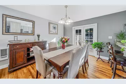 37 Oak Forest Drive, Islandia, NY 11749 - Photo 12