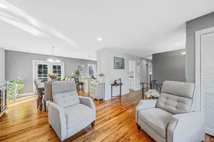 37 Oak Forest Dr, Islandia, NY 11749 - Photo 8