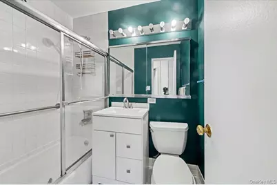 505 Central Avenue #725, White Plains, NY 10606 - Photo 12