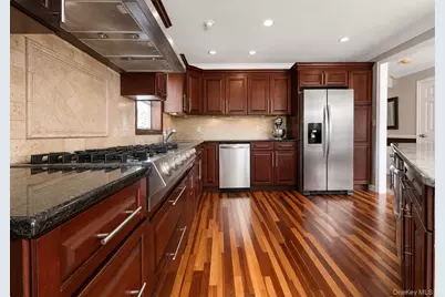 21 Vailshire Circle, Nanuet, NY 10954 - Photo 6