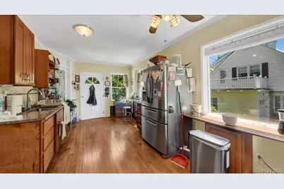 228 Weyman Avenue, New Rochelle, NY 10805 - Photo 8