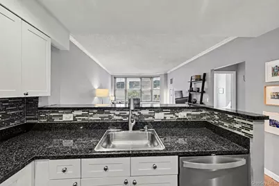 300 Mamaroneck Avenue #419, White Plains, NY 10605 - Photo 4