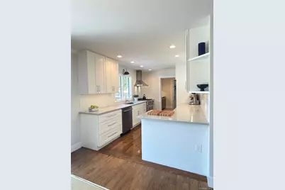 17 Locust Street, Riverhead, NY 11901 - Photo 4