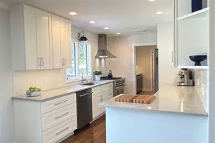 17 Locust St, Riverhead, NY 11901 - Photo 4