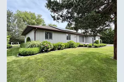 17 Locust Street, Riverhead, NY 11901 - Photo 1