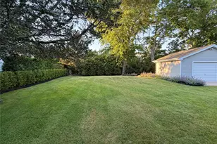 17 Locust St, Riverhead, NY 11901 - Photo 16