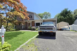424 Alphabet St, Holbrook, NY 11741 - Photo 2