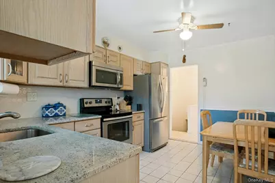 82 Holbrooke Road, White Plains, NY 10605 - Photo 16