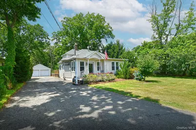 38 Roosevelt Avenue, Sayville, NY 11782 - Photo 2