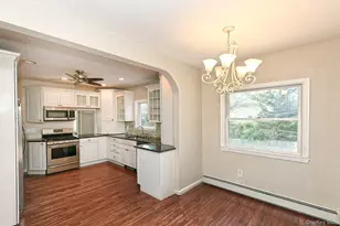 38 Roosevelt Ave, Sayville, NY 11782 - Photo 14