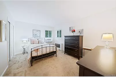 172 Edmunton #D 8, North Babylon, NY 11703 - Photo 6