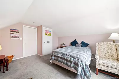 100 Harrisburg Street, Bay Shore, NY 11706 - Photo 20