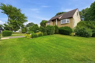 100 Harrisburg St, Bay Shore, NY 11706 - Photo 2
