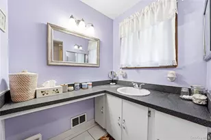 100 Harrisburg St, Bay Shore, NY 11706 - Photo 18
