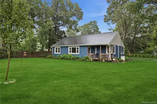 3 Parkside Ave, Miller Place, NY 11764 - Photo 2