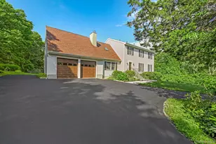 185 Rombout Rd, Pleasant Valley, NY 12569 - Photo 6