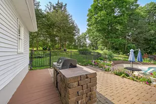 185 Rombout Rd, Pleasant Valley, NY 12569 - Photo 10