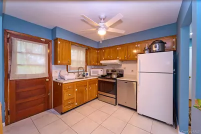 12 Goeller Avenue, Huntington Station, NY 11746 - Photo 4