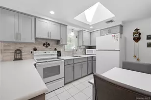 25 Valley Cir, Miller Place, NY 11764 - Photo 14