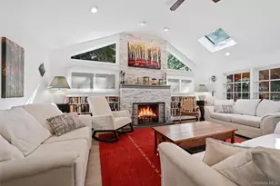 25 Valley Cir, Miller Place, NY 11764 - Photo 8