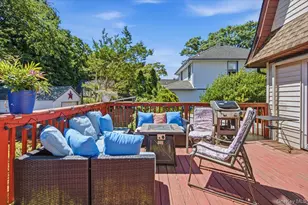 33 Rogers Pl, Floral Park, NY 11001 - Photo 16