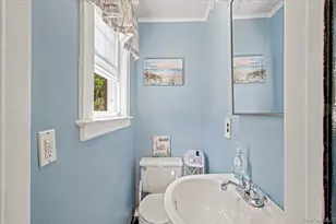 33 Rogers Pl, Floral Park, NY 11001 - Photo 10