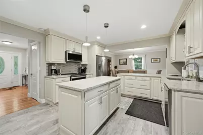 135 Oakwood Road, Port Jefferson, NY 11777 - Photo 16
