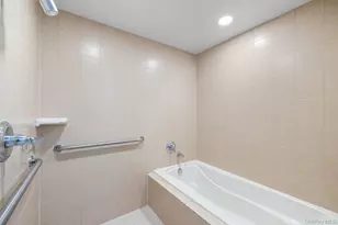 1321 Round Pointe Dr, Haverstraw, NY 10927 - Photo 14