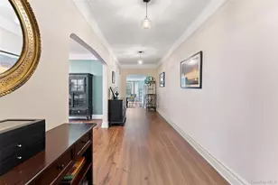 25 Parkview Ave, Bronxville, NY 10708 - Photo 2