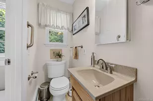 9 Pleasant Ln, Poughkeepsie, NY 12603 - Photo 20