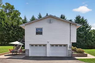 9 Pleasant Ln, Poughkeepsie, NY 12603 - Photo 4