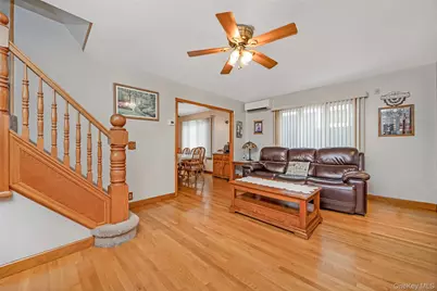 7815 Woodhaven Boulevard, Ridgewood, NY 11385 - Photo 4