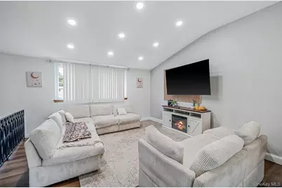 10 Arrowhead Court, South Setauket, NY 11720 - Photo 8