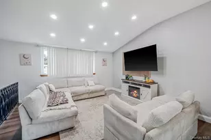 10 Arrowhead Ct, South Setauket, NY 11720 - Photo 8
