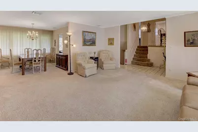 38 Center Drive, Syosset, NY 11791 - Photo 8