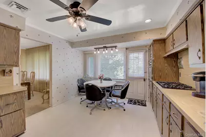 38 Center Drive, Syosset, NY 11791 - Photo 14