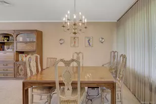 38 Center Dr, Syosset, NY 11791 - Photo 12