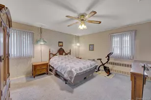 38 Center Dr, Syosset, NY 11791 - Photo 24