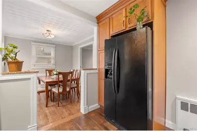20 E Seacrest Avenue, Lindenhurst, NY 11757 - Photo 4