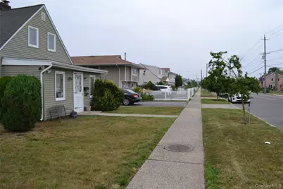 516 Long Beach Road, Island Park, NY 11558 - Photo 4